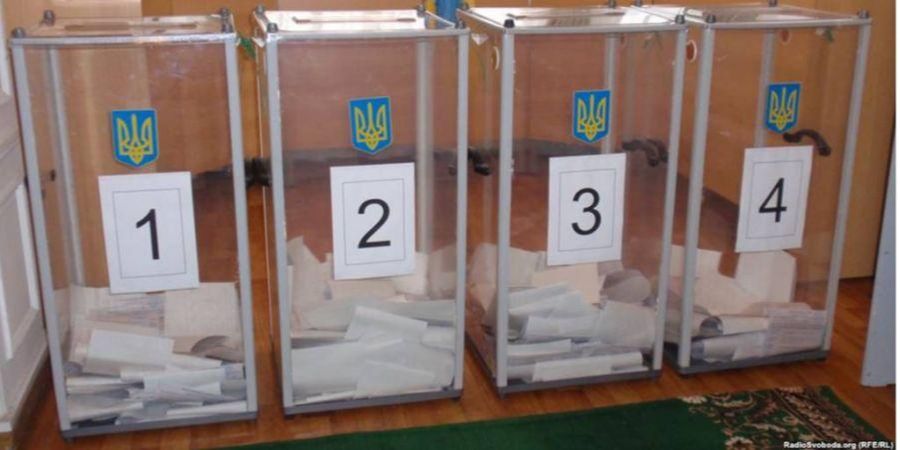 Шанси на&nbsp;проходження в&nbsp;Раду є у&nbsp;семи партій (Фото: Радіо Свобода)