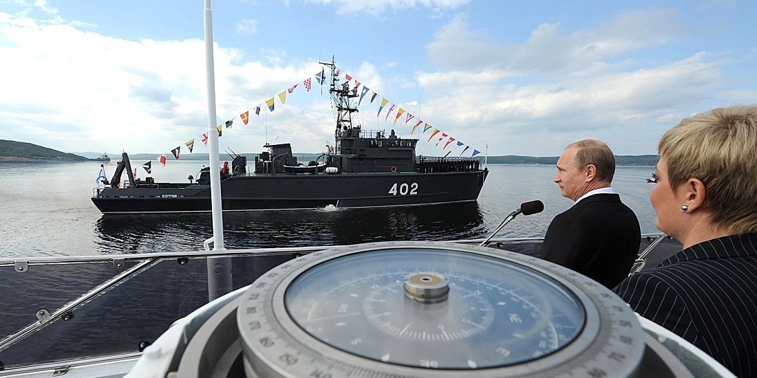 Путін на&nbsp;святкуванні Дня військово-морського флоту в Сєвєроморську у&nbsp;2014 році (Фото: kremlin.ru)