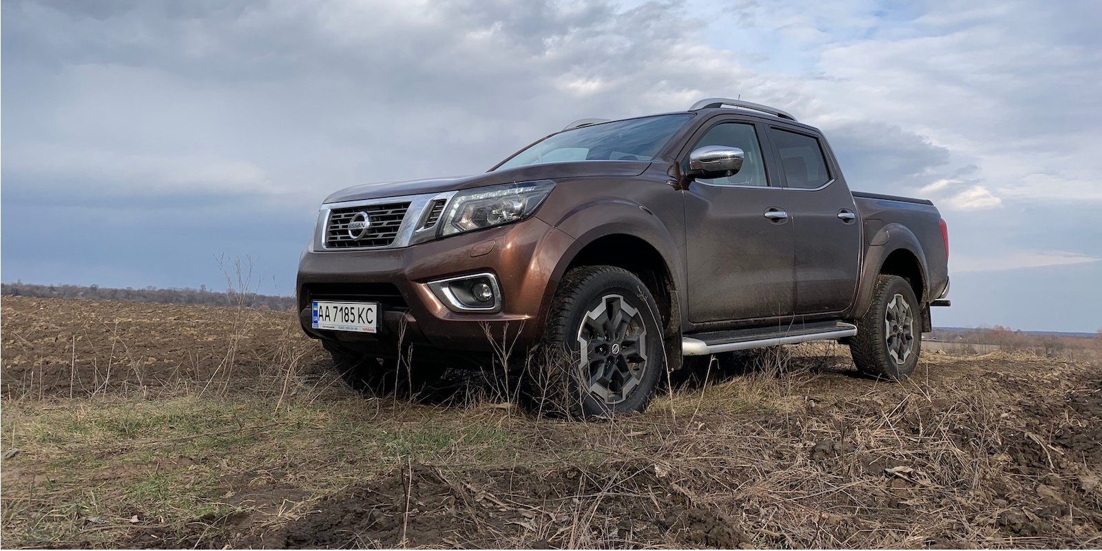 Nissan Navara&nbsp;— п’ять причин купити і одна причина не&nbsp;робити цього - фото