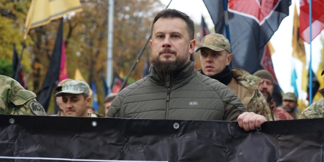 Лідер Нацкорпусу Андрій Білецький під час маршу (Фото: Анастасія Римар)