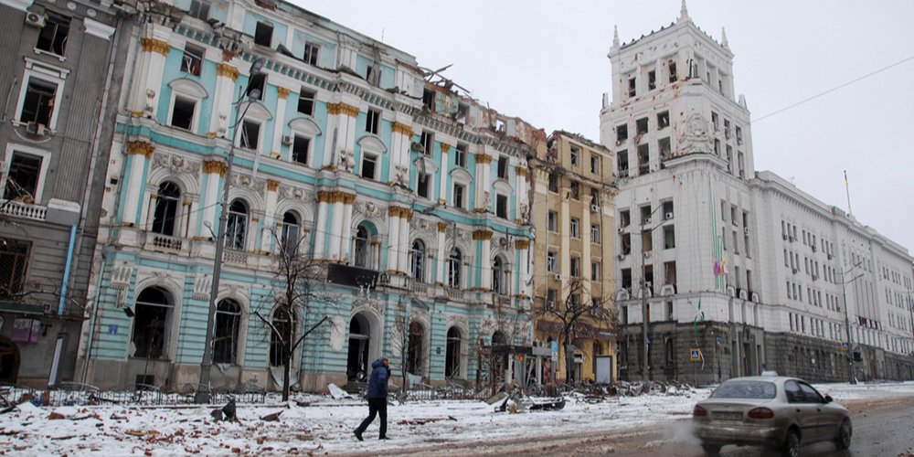 Buildings in Kharkiv were damaged by shelling by the Russian occupiers (Photo: REUTERS/Oleksandr Lapshyn)