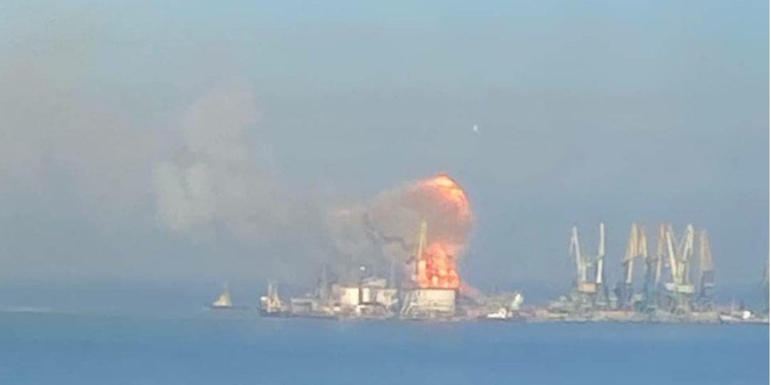 The Russian landing ship Orsk was destroyed in Berdyansk (Photo: Ukrainian Navy)