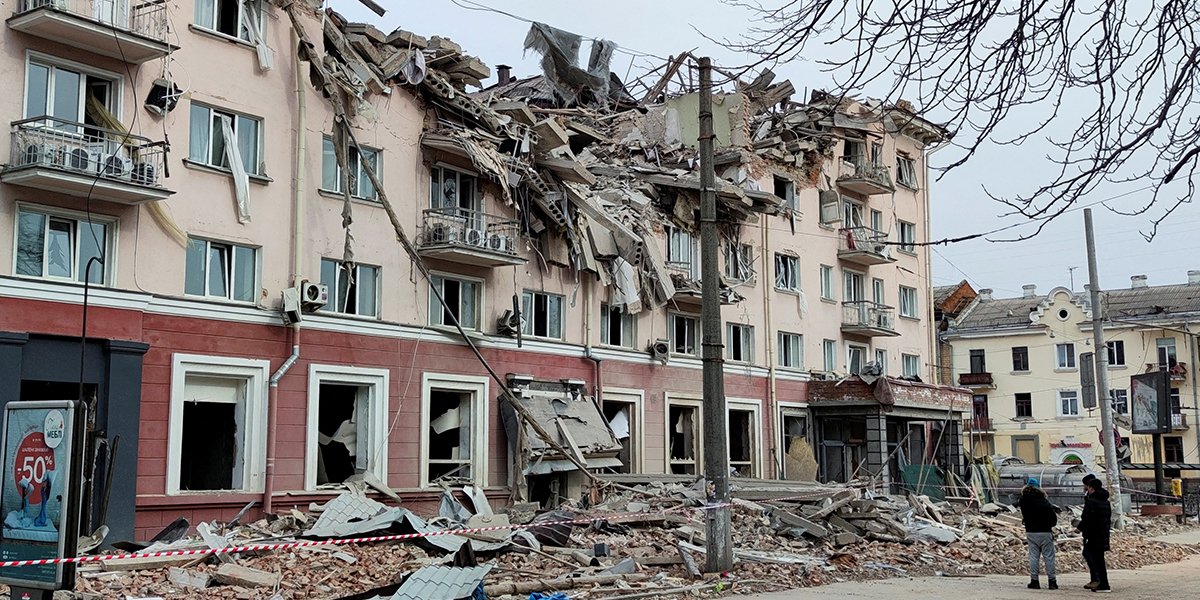 The Hotel Ukraina in the centre of Chernihiv, destroyed by  a Russian bombardment on March 12, 2022 (Photo: REUTERS / Oleh Holovatenko)