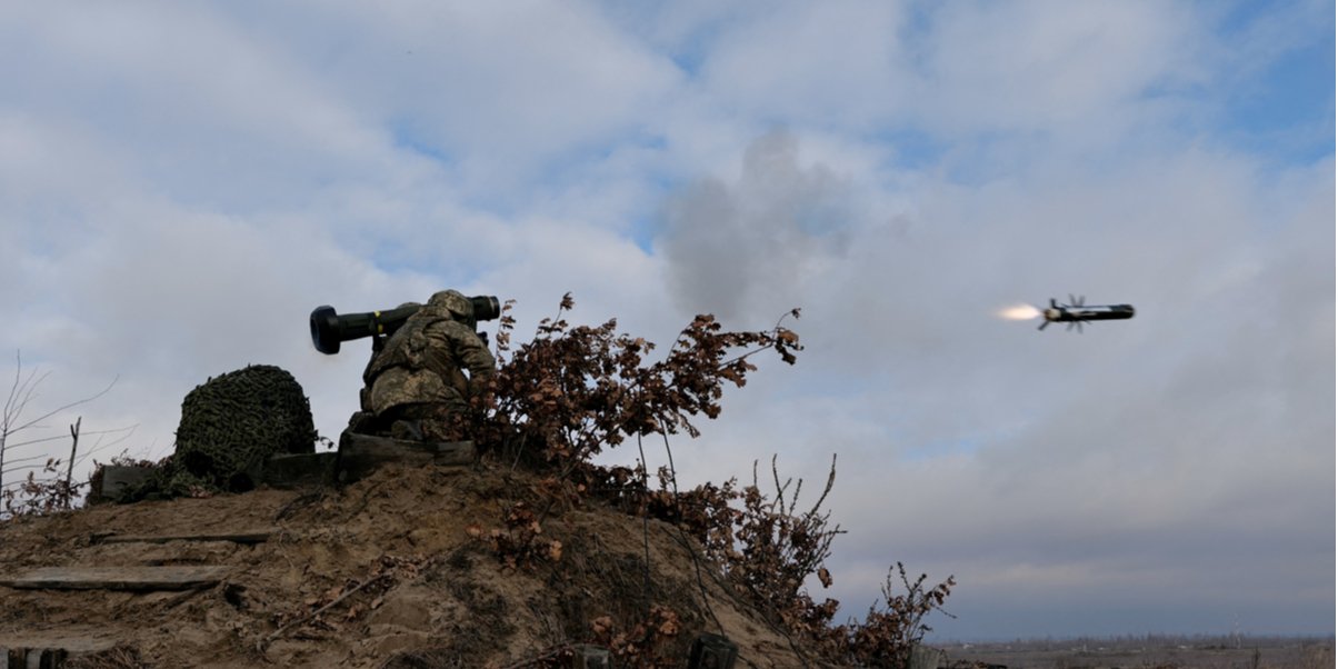 Soldiers of the Armed Forces of Ukraine fire a Javelin anti-tank missile system (Photo: Ukrainian Joint Forces Operation Press Service/Handout via REUTERS)
