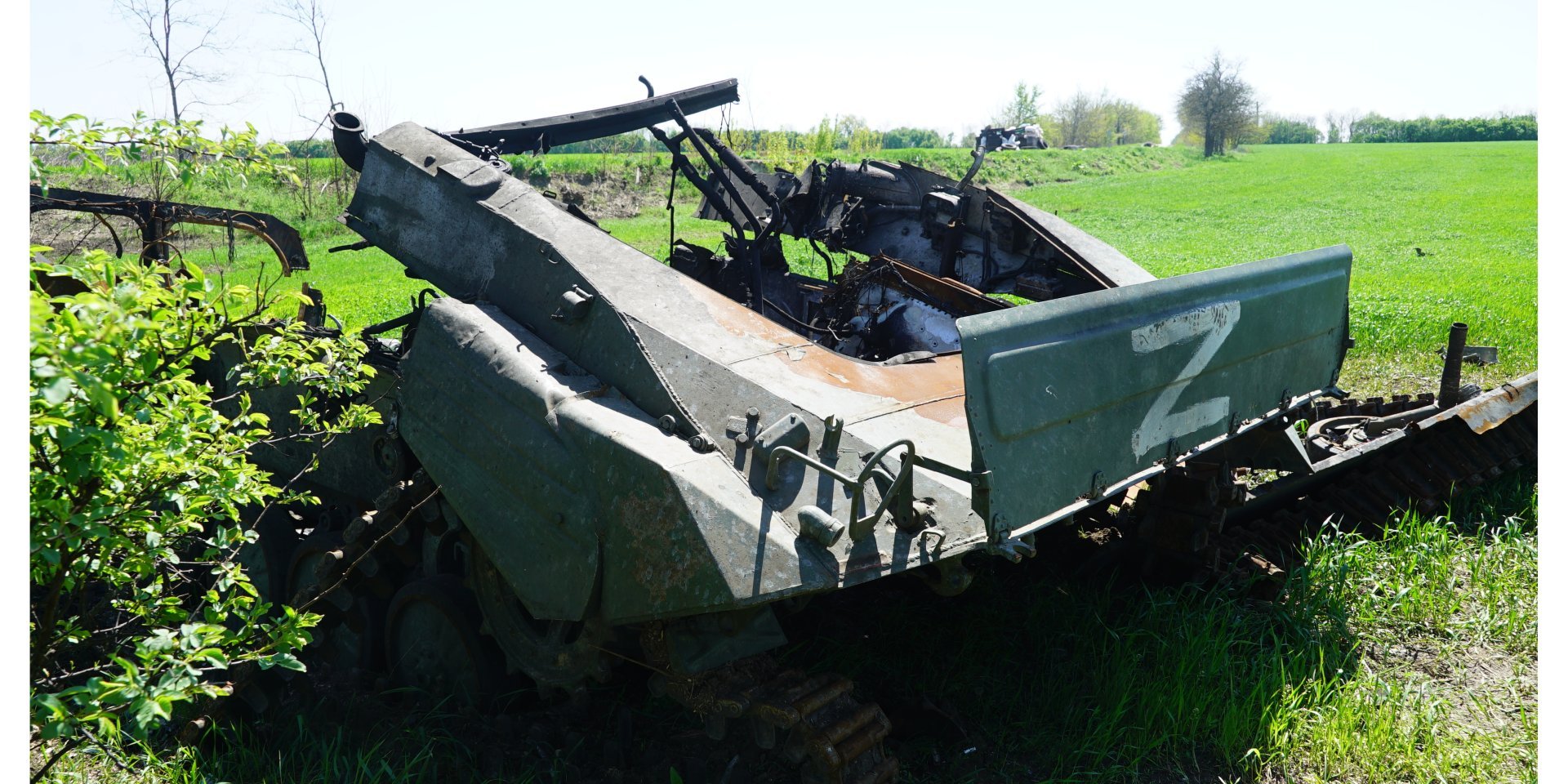 Russian equipment was smashed near one of the liberated villages of the Kherson region (Photo: Kristina Berdynskykh / NV)