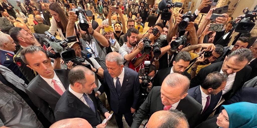 Minister of Infrastructure of Ukraine Oleksander Kubrakov and President of Turkey Recep Tayyip Erdogan (Photo: Oleksander Kubrakov via facebook)