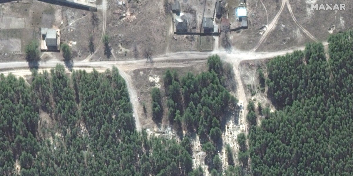 Satellite image of mass burial sites of Russian victims, taken in March near Izyum, Kharkiv Region (Photo: Maxar Technologies/Twitter)