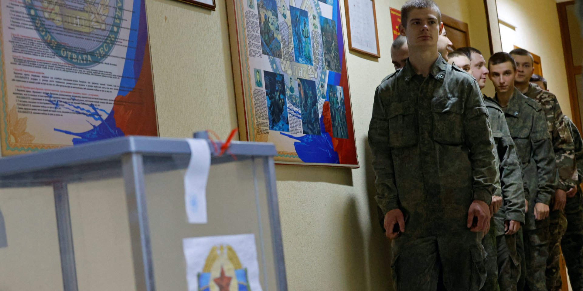 The occupiers staged a pseudo-referendum (Photo: REUTERS/Alexander Ermochenko)
