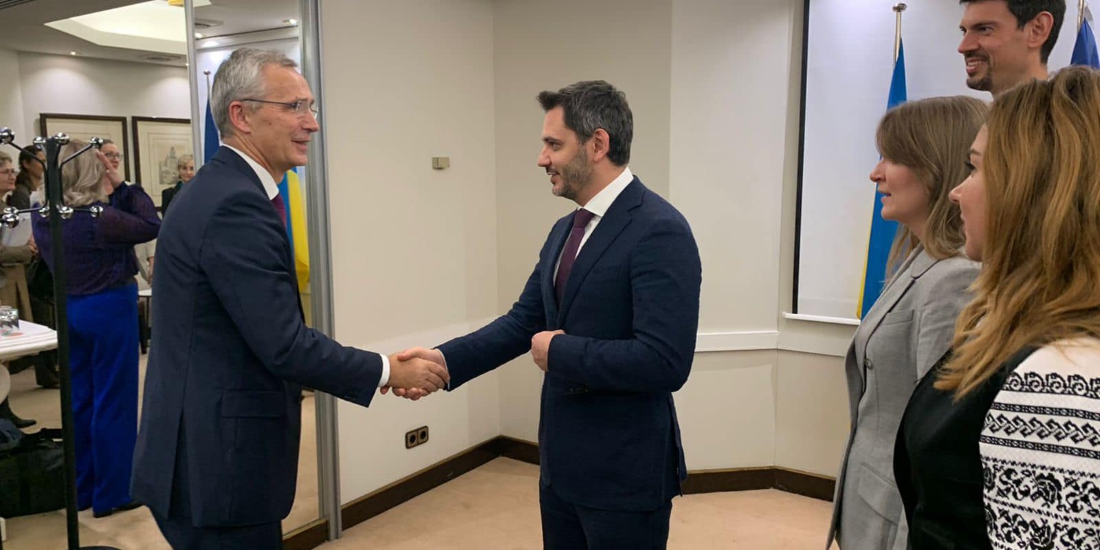 Ukrainian Servant of the People MP Yegor Chernev with Jens Stoltenberg on the sidelines of the NATO Parliamentary Assembly (Photo: Yegor Chernev/Facebook)