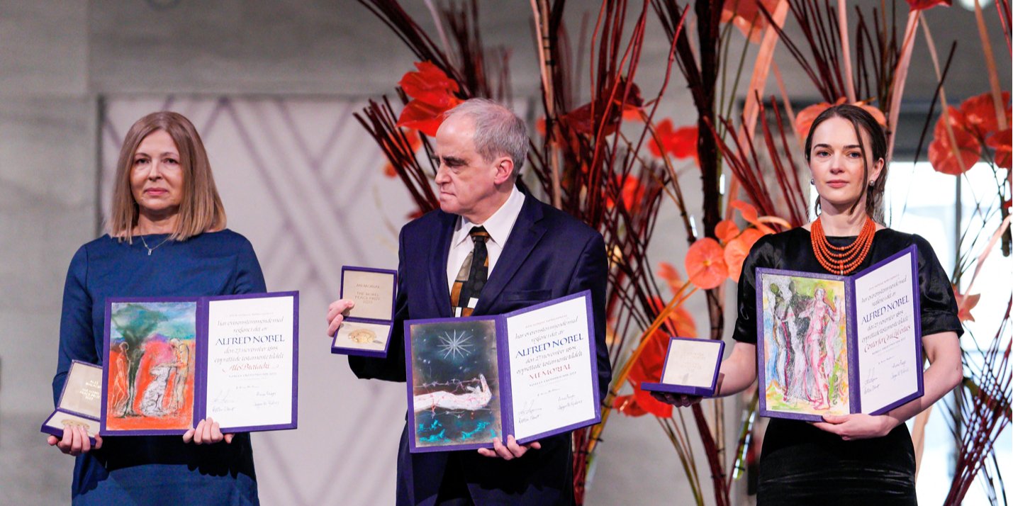 Natalia Pinchuk, wife of Belarusian human rights defender Ales Bialiatski, representative of the Russian organization Memorial Yan Rachinsky, head of the Center for Civil Liberties Oleksandra Matviichuk (from left to right) (Photo: Rodrigo Freitas/NTB/via REUTERS)