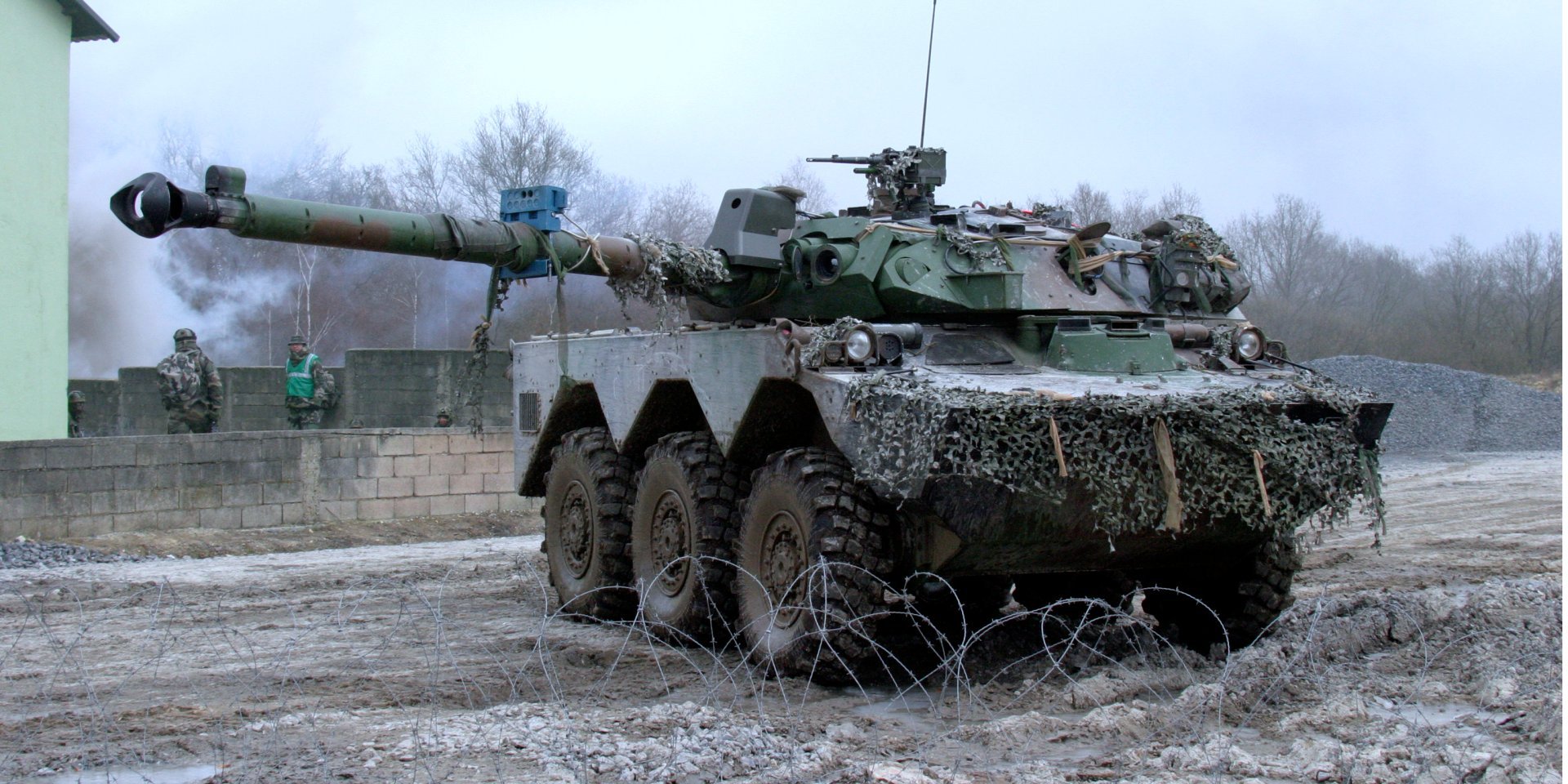 The AMX-10 RC light wheeled tank is equipped with a 105 mm gun (Photo: davric / Wikimedia)