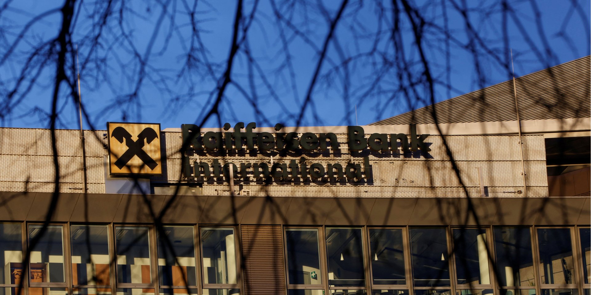 Raiffeisen Bank continues to work on the Russian market (Photo: REUTERS/Leonhard Foeger)