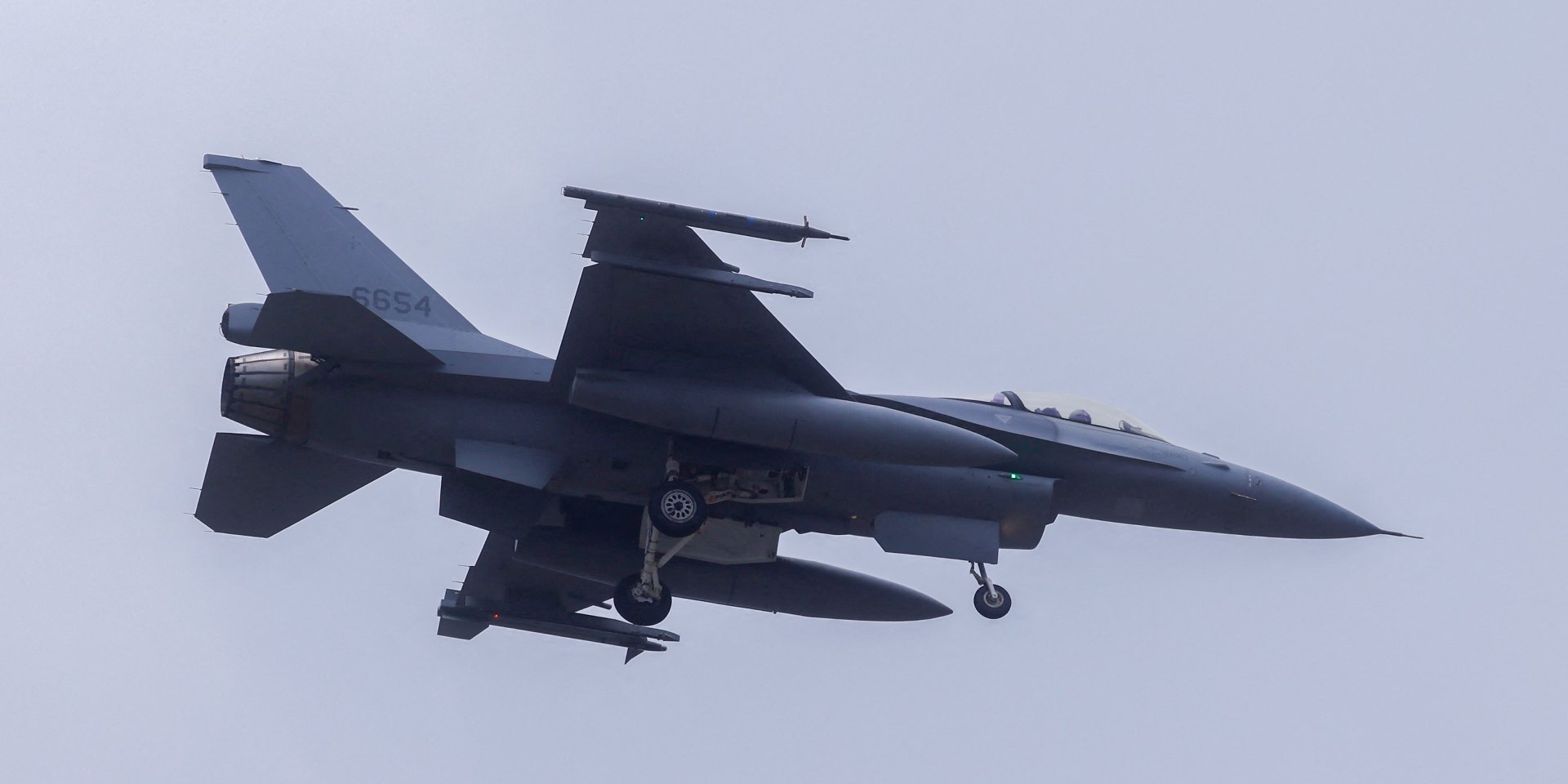 F-16 fighter jet (Photo: REUTERS/Ann Wang)