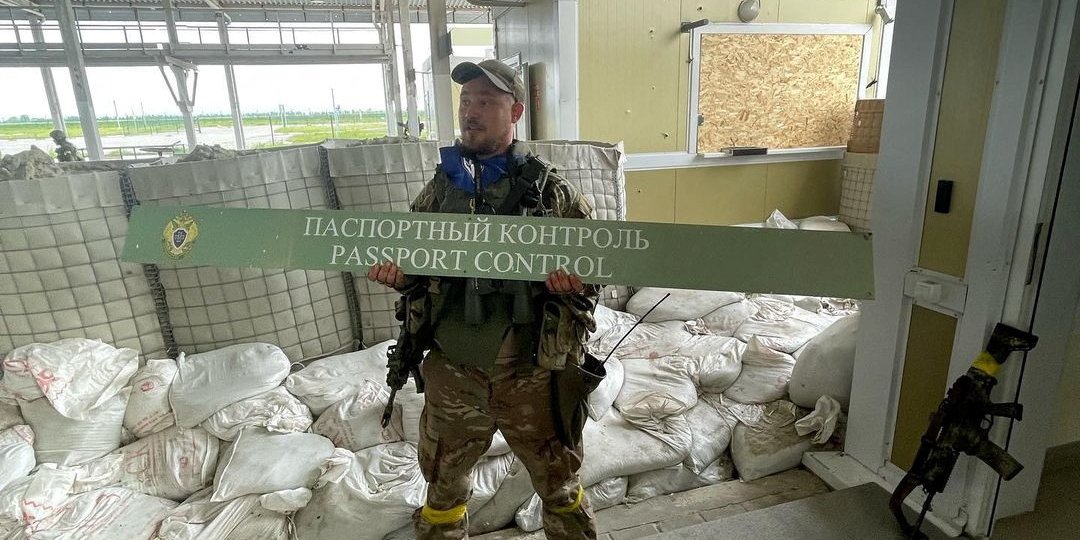 A member of the Russian Volunteer Corps at the Kozinka checkpoint on the Russian-Ukrainian border, a frame from a video released on May 23, 2023 (Photo: Russian Volunteer Corps/Handout via REUTERS)