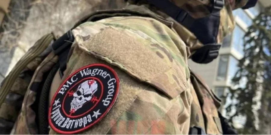 A Wagner PVC shoulder patch on a Russian mercenary (Photo: wargonzo/Telegram)