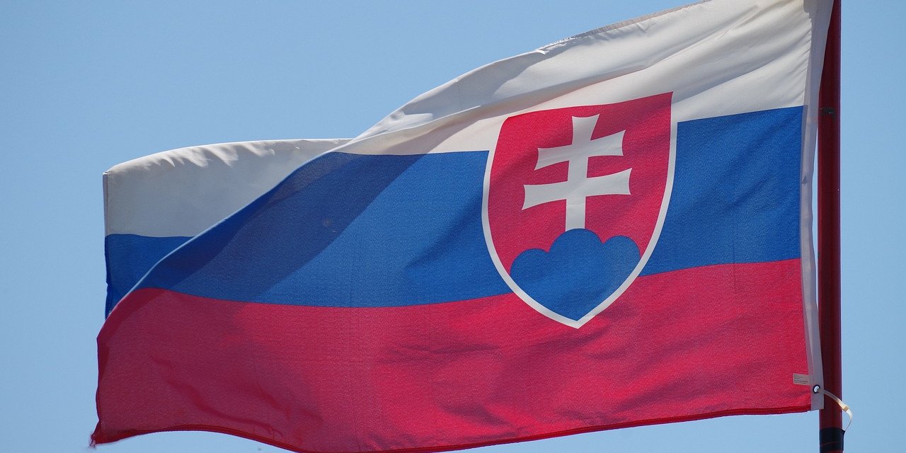 Flag of Slovakia (Photo: Andrea / Pixabay)