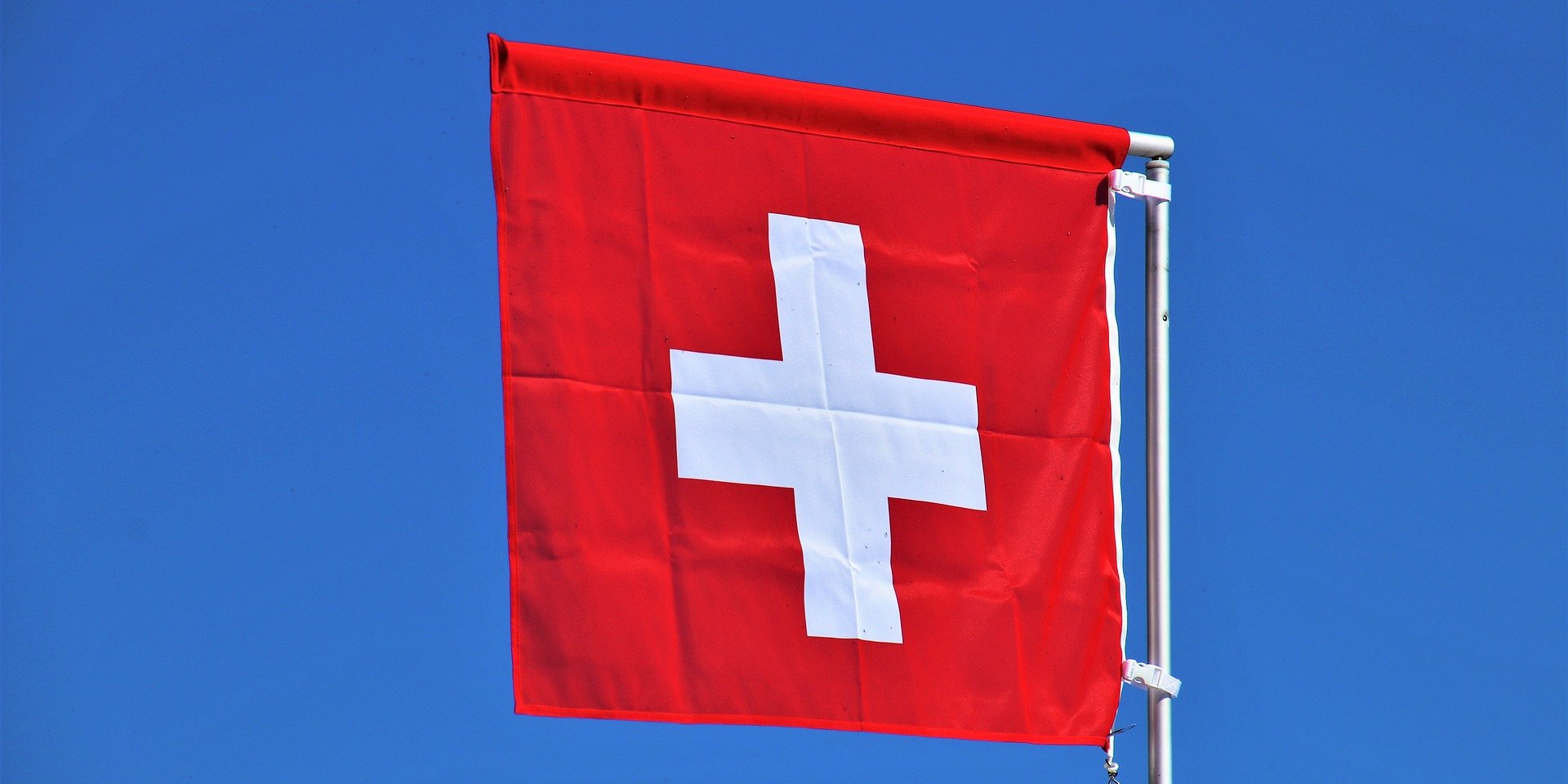 Swiss flag (Photo: pasja1000 / Pixabay)