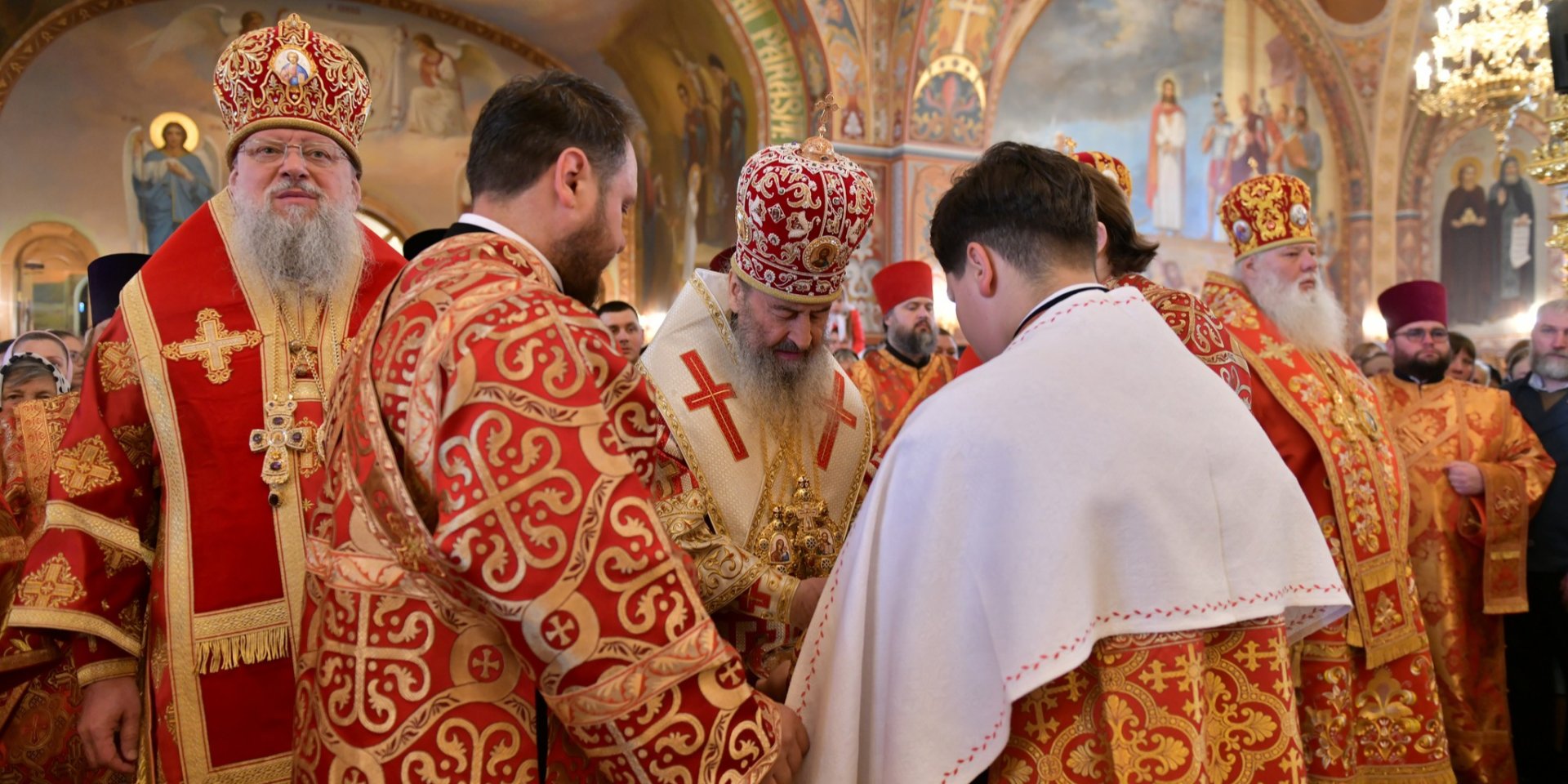 Предстоятель УПЦ&nbsp;МП митрополит Онуфрій у&nbsp;селі Банчени Чернівецької області, травень 2024 року (Фото: УПЦ&nbsp;МП / Facebook)