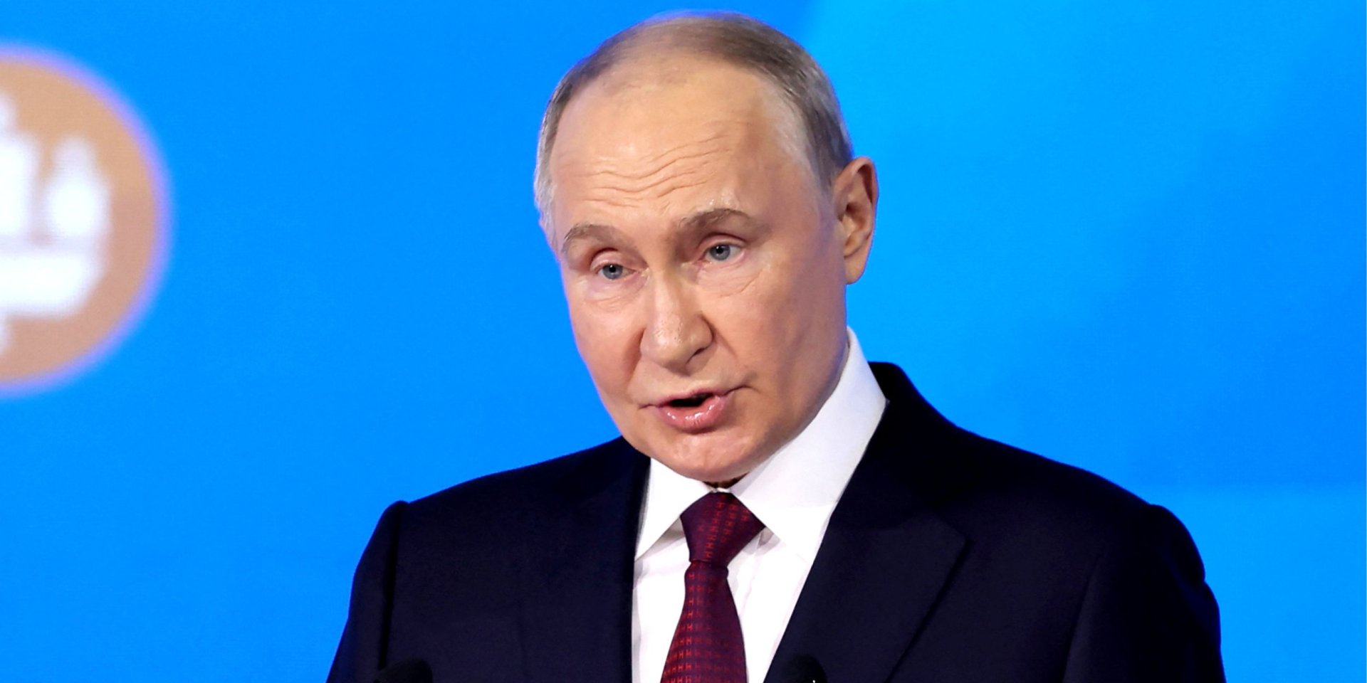 Путіна так часто надували, що він давно вже мав лопнути (Фото: REUTERS/Антон Ваганов)