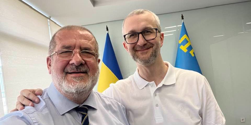 Наріман Джелял після звільнення з&nbsp;полону (Фото: Рефат Чубаров / Facebook)