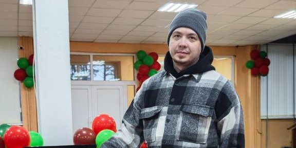 Роман Протасевич під час так званих виборів президента Білорусі в січні 2025 року (Фото: SPRAVA / Telegram)