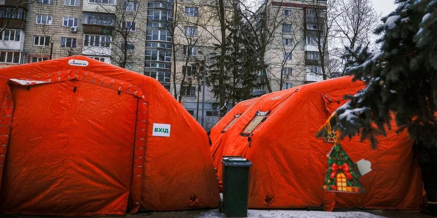 Пункт незламності в&nbsp;Києві (Фото: REUTERS/Alina Smutko)