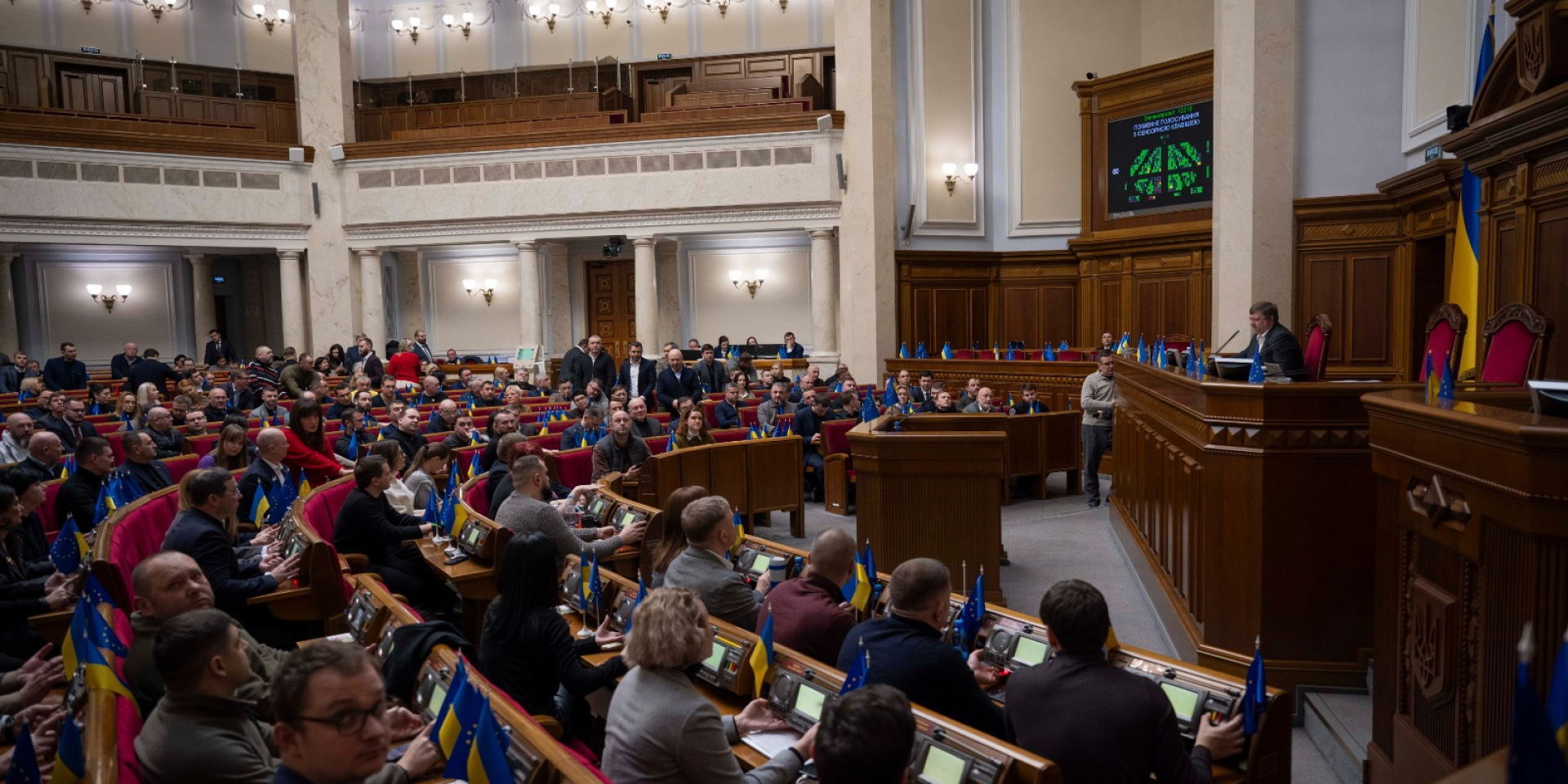 Юрій Ніколов&nbsp;— про розвиток у&nbsp;справах Міндічгейту та&nbsp;зарплат у&nbsp;конвертах у&nbsp;Верховній Раді (Фото: Верховна Рада / Facebook)