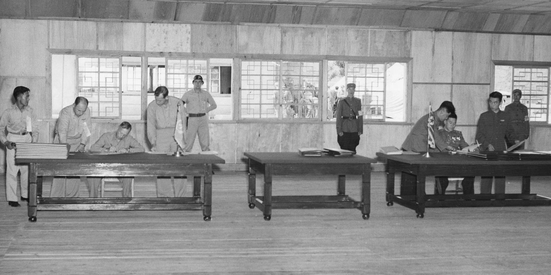 Підписання Корейської угоди про перемир’я в&nbsp;Панмунджом, 27 липня 1953 року (Фото: Getty Images)