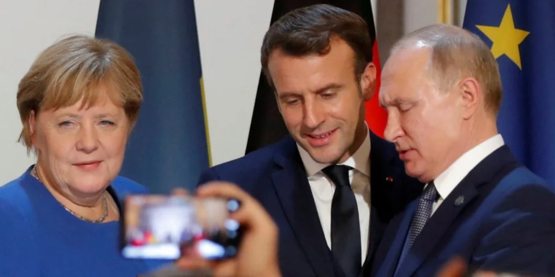 За&nbsp;даними журналістів Politico, Ангела Меркель «готова до&nbsp;переговорів» і раніше мала справу безпосередньо з&nbsp;диктатором&nbsp;РФ Володимиром Путіним (Фото: REUTERS/Charles Platiau)