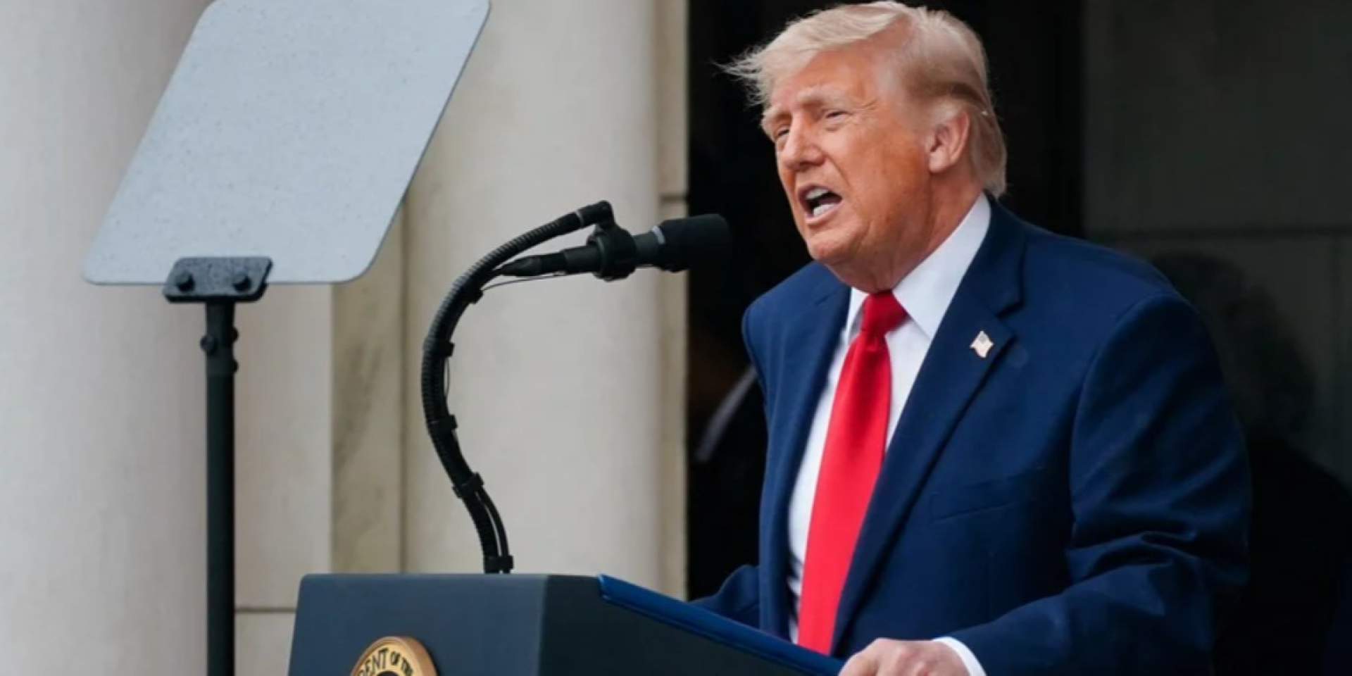 Як&nbsp;кажуть джерела Axios, президенту Дональду Трампу розповіли про деталі остаточної угоди між США та Іраном, але він ще&nbsp;не&nbsp;дав негайної згоди на&nbsp;неї (Фото: REUTERS/Nathan Howard)