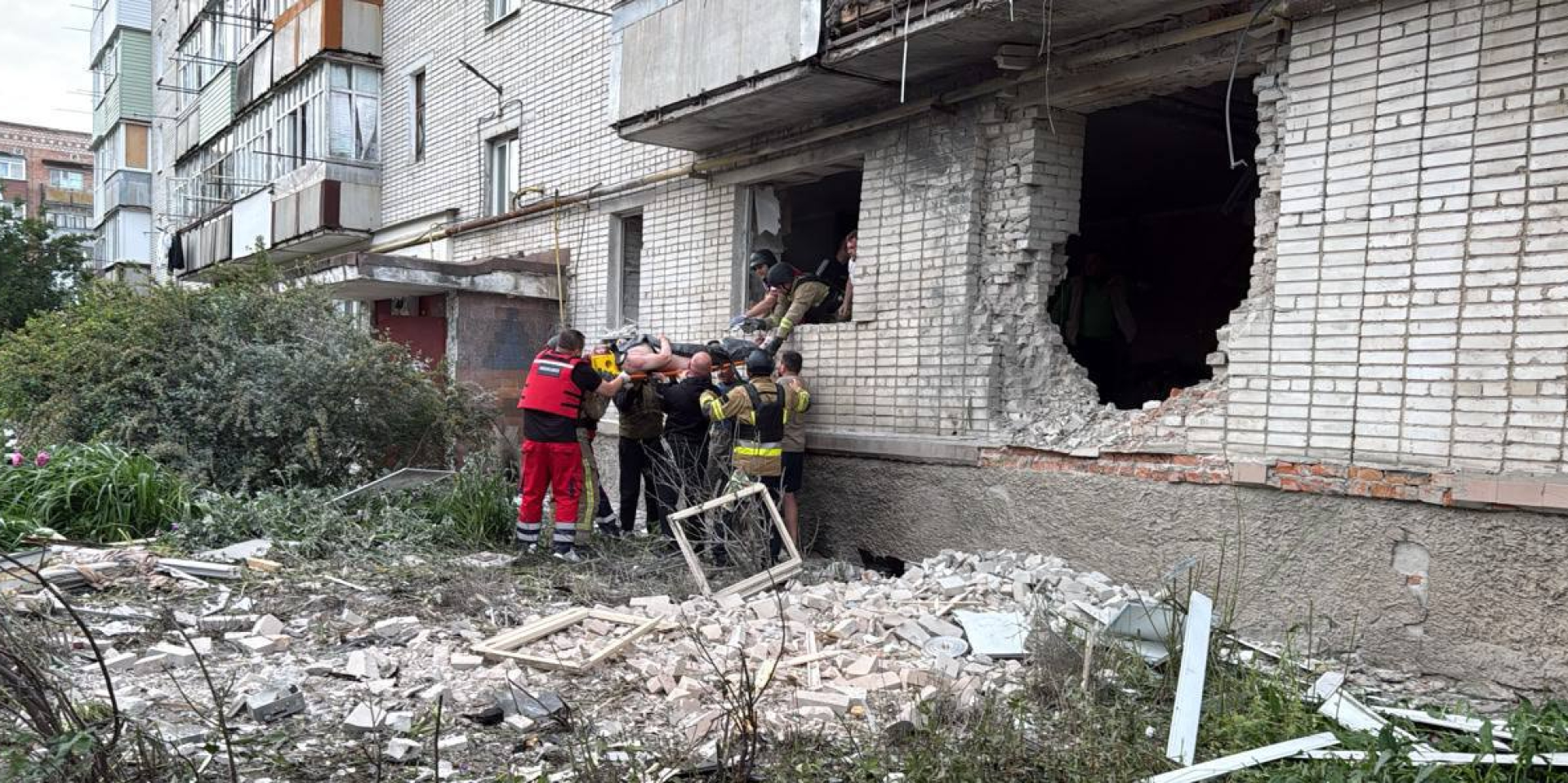 The aftermath of Russian strike on Konotop early on June 8 (Photo: Konotop today/Telegram)