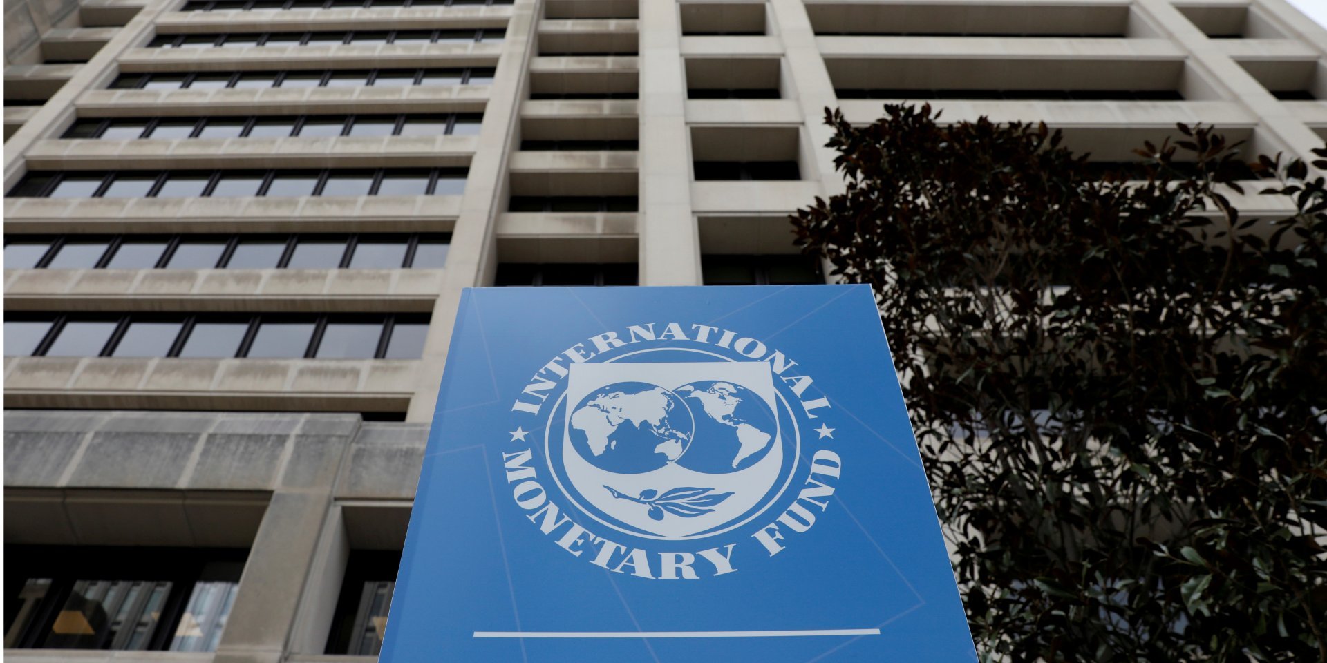 МВФ та&nbsp;Кабмін досягли угоди на рівні персоналу, що відкриває шлях до&nbsp;отримання майже $700 млн допомоги (Фото: REUTERS / Yuri Gripas)
