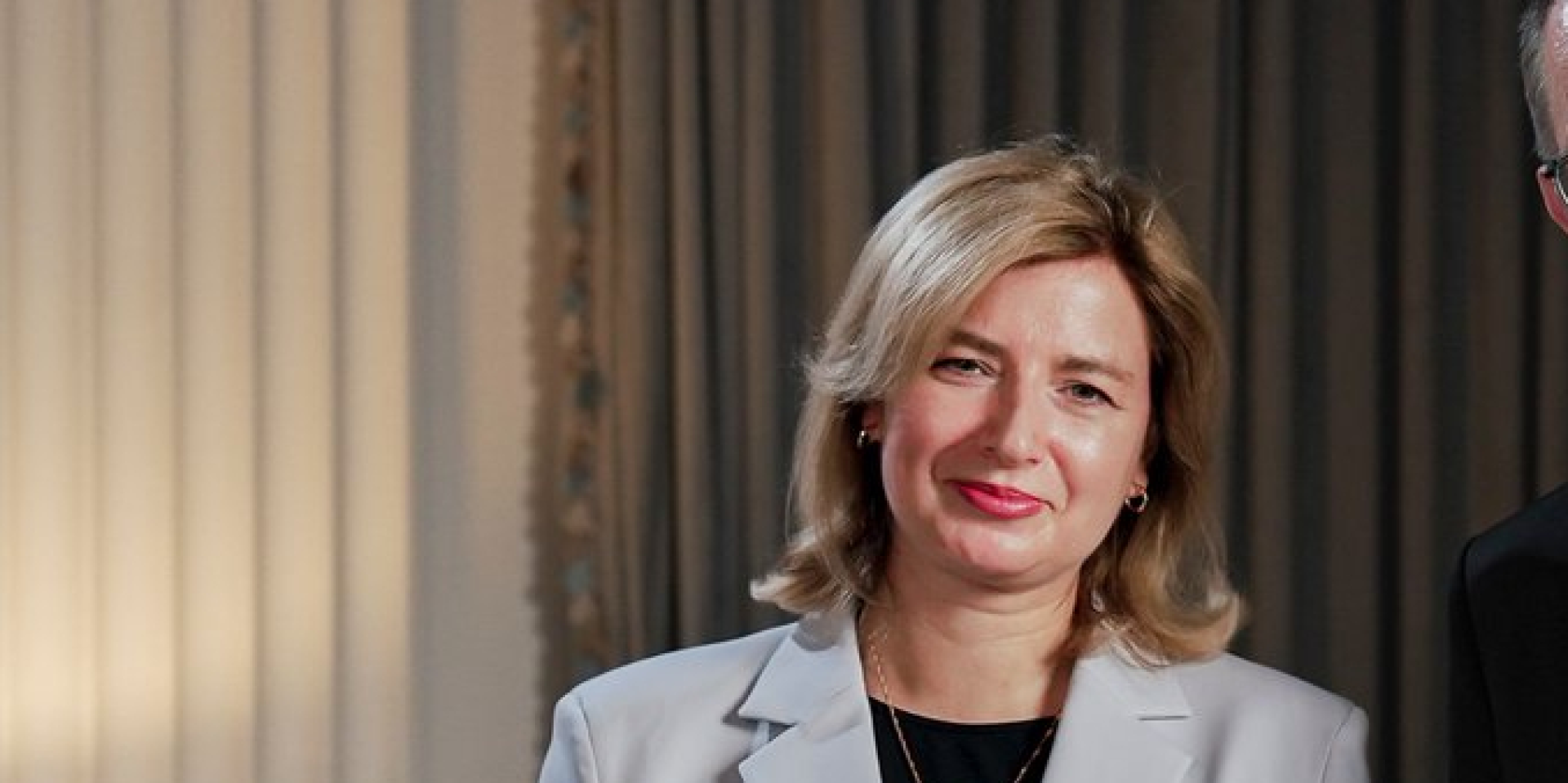Міністр канцелярії президента Польщі Агнешка Єнджак пояснила, чому орден Білого Орла досі перебуває у&nbsp;Муссоліні, Катерини&nbsp;II та&nbsp;Шредера (Фото: Агнешка Єнджак / X)