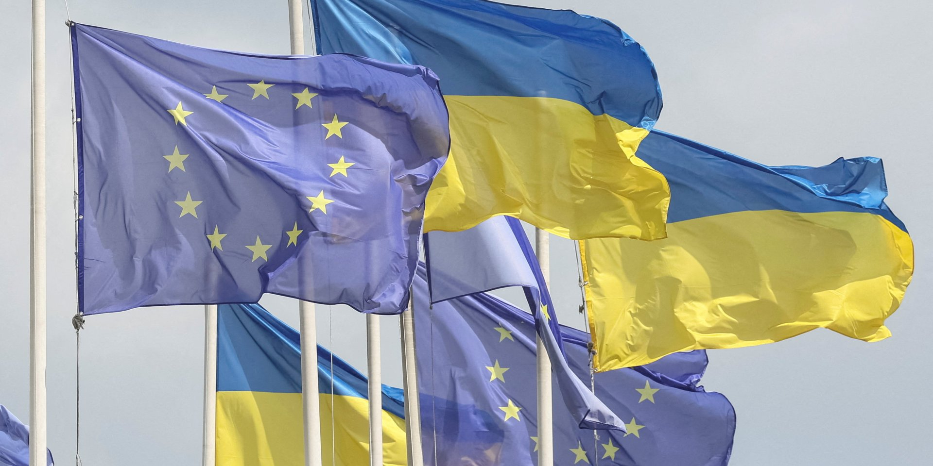 Підхід, про який йдеться, покликаний забезпечити повне залучення до&nbsp;процесу країн-кандидатів, таких як&nbsp;Україна, пише Politico (Фото: REUTERS/Gleb Garanich)