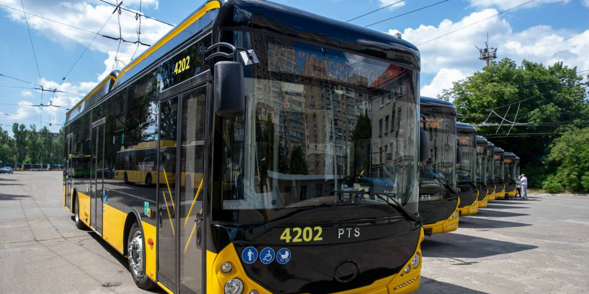 Разовий проїзд у&nbsp;метро, комунальних трамваях, тролейбусах та&nbsp;автобусах коштуватиме 30 грн з&nbsp;15 липня 2026 року (Фото: КМДА)