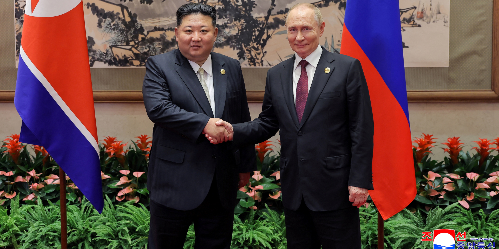 Північнокорейський диктатор Кім Чен Ин&nbsp;потиснув руку Путіну (Фото: KCNA via REUTERS)