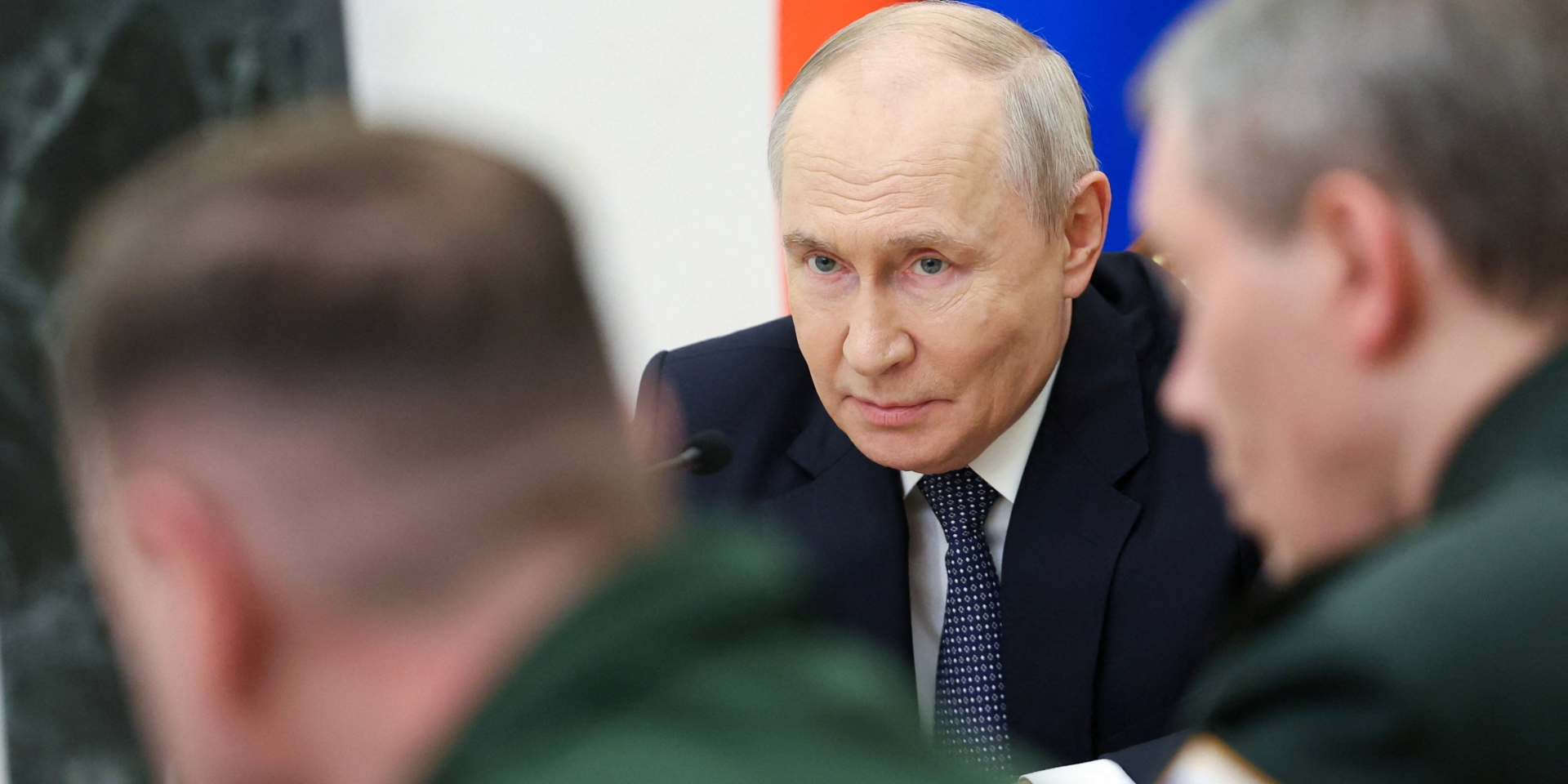 Російський диктатор Володимир Путін на&nbsp;зустрічі з&nbsp;керівництвом Міністерства оборони РФ, 5 серпня 2026 року (Фото: Sputnik/Alexander Kazakov/Pool via REUTERS)