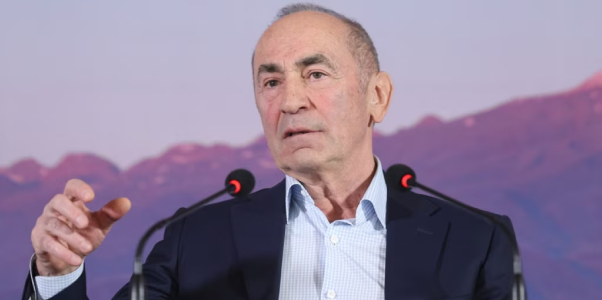 У Вірменії взяли під варту експрезидента Роберта Кочаряна (Фото: via Настоящее время)