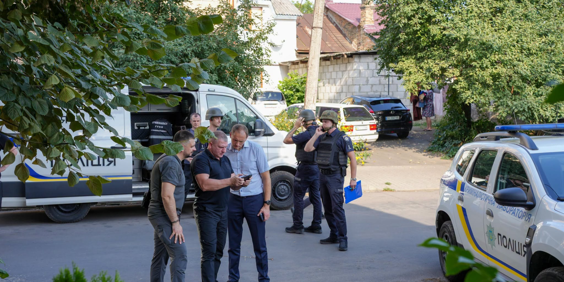 Кадри з місця вибуху у&nbsp;райвідділі поліції Рівного (Фото: Поліція Рівненської області / Facebook)