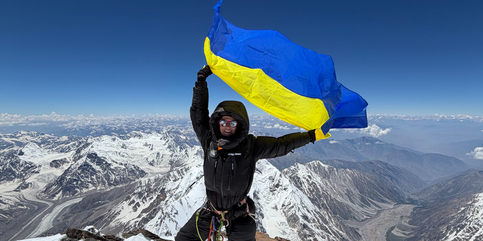 Антоніна Самойлова з&nbsp;українським прапором (Фото: Фото з&nbsp;особистого архіву Антоніни Самойлової)