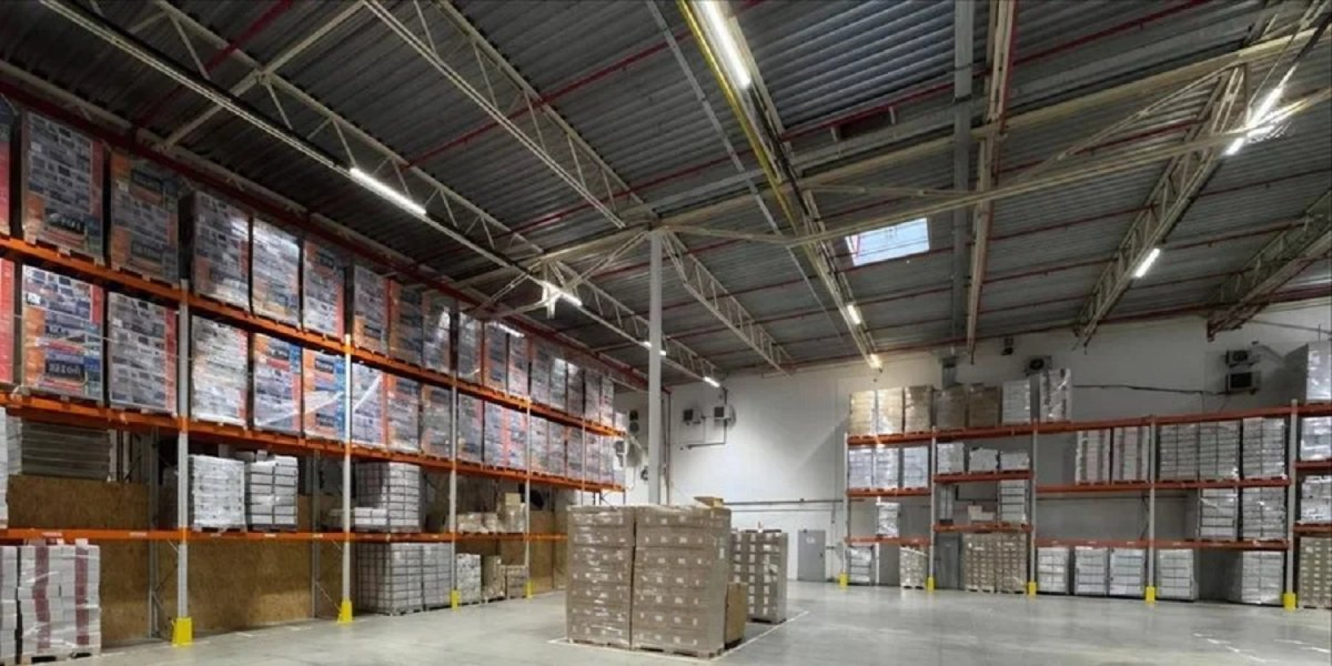 Regional military administrations will provide assistance to companies with decentralizing their warehouses (Photo: Nova Poshta)