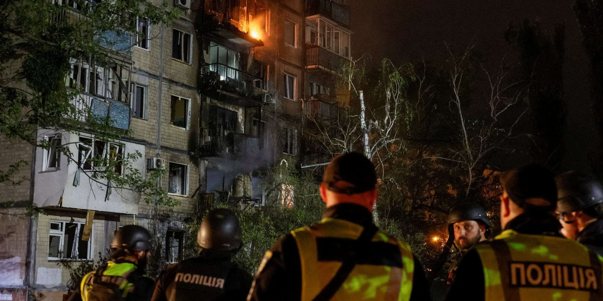 В&nbsp;Киеве в&nbsp;результате атаки&nbsp;РФ 11&nbsp;сентября вспыхнул пожар в&nbsp;многоэтажке (Фото: REUTERS/Gleb Garanich)