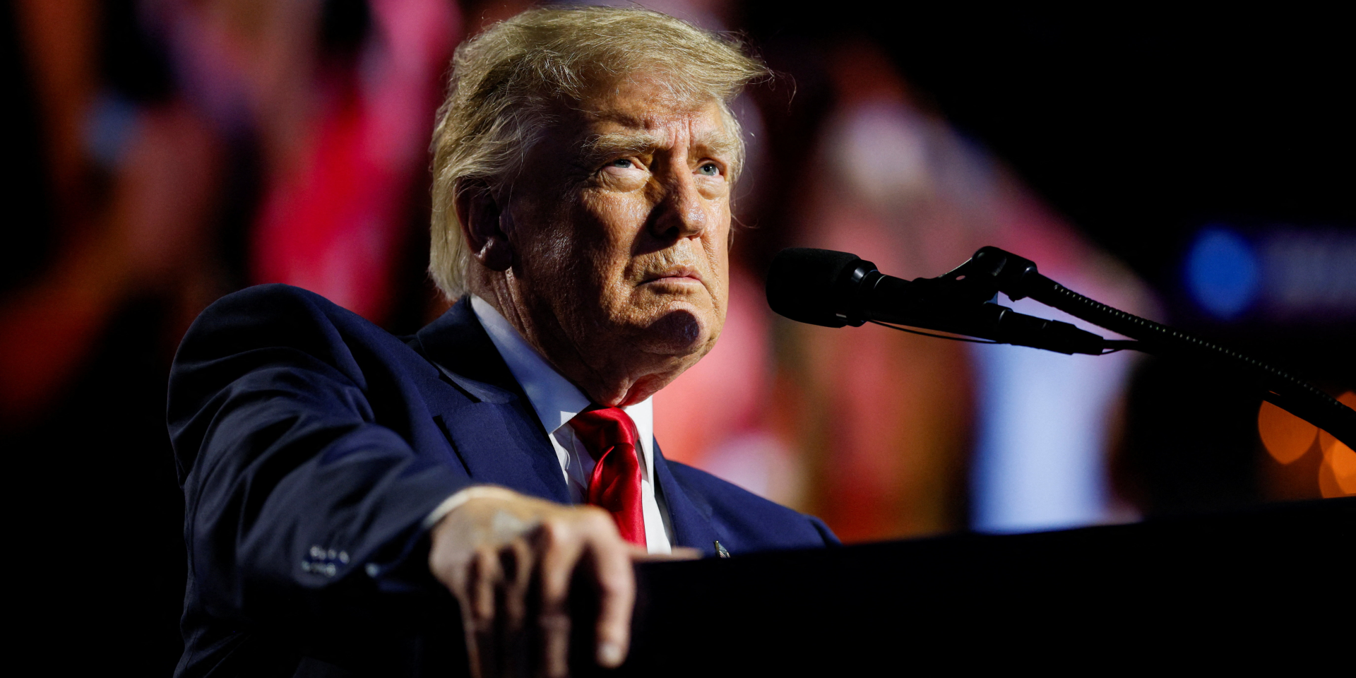 Трампу залишається попросити Путіна, аби той дав йому політичний хабар, щоб допомогти йому втриматися при владі — Несвітайлов (Фото: .)