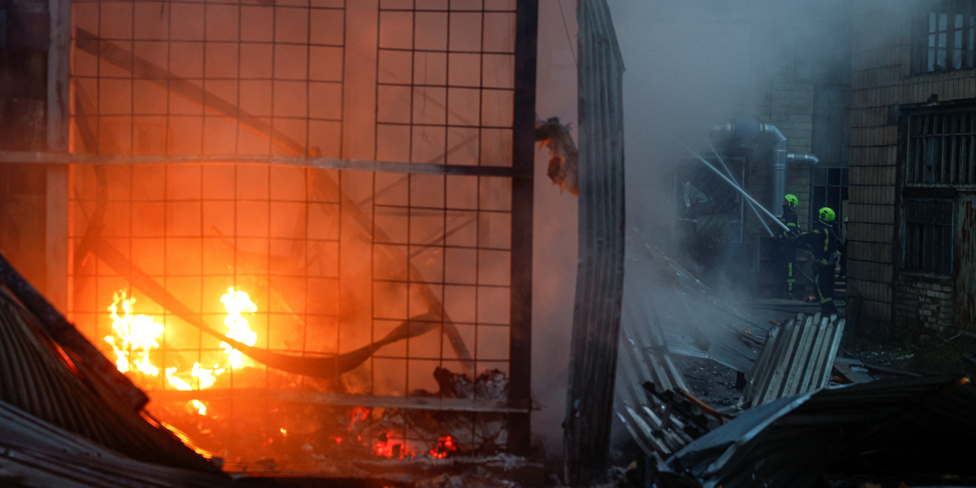Последствия российского удара по&nbsp;Киеву 11&nbsp;сентября (Фото: REUTERS/Valentyn Ogirenko)