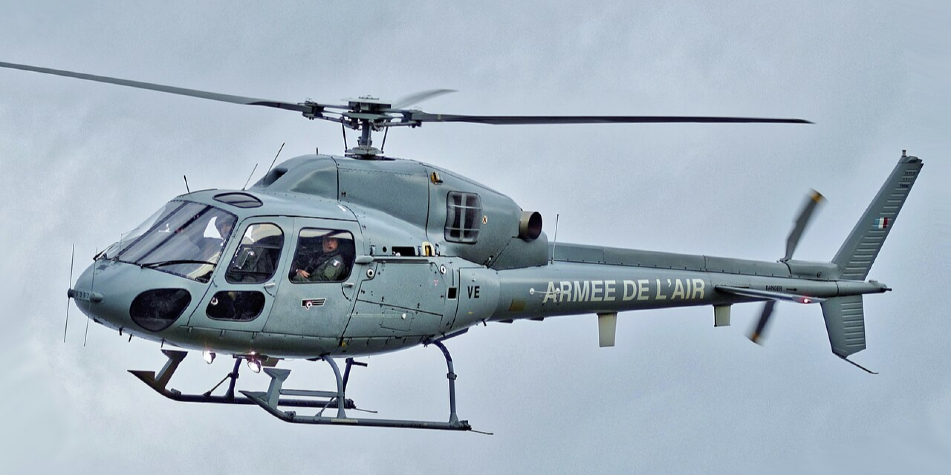 Danish AS-550 chopper was attacked with signal flares (Photo: via Wikipedia)