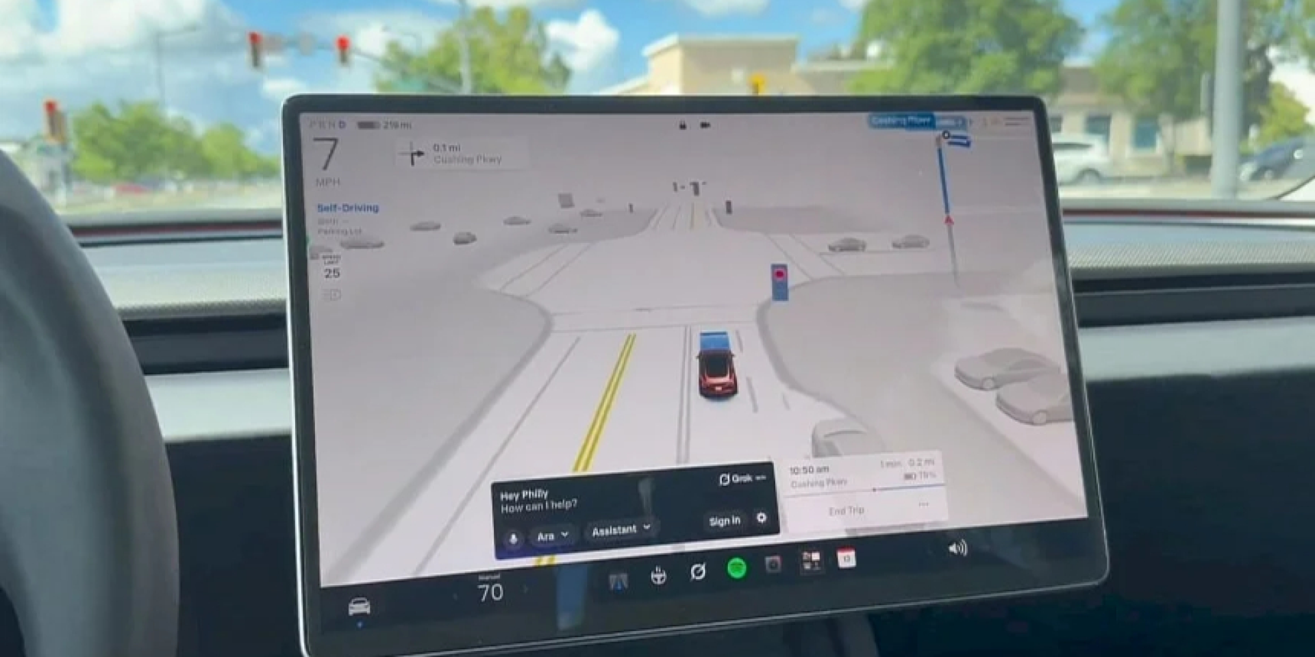 Tesla готує нові функції асистента (Фото: Tesla)