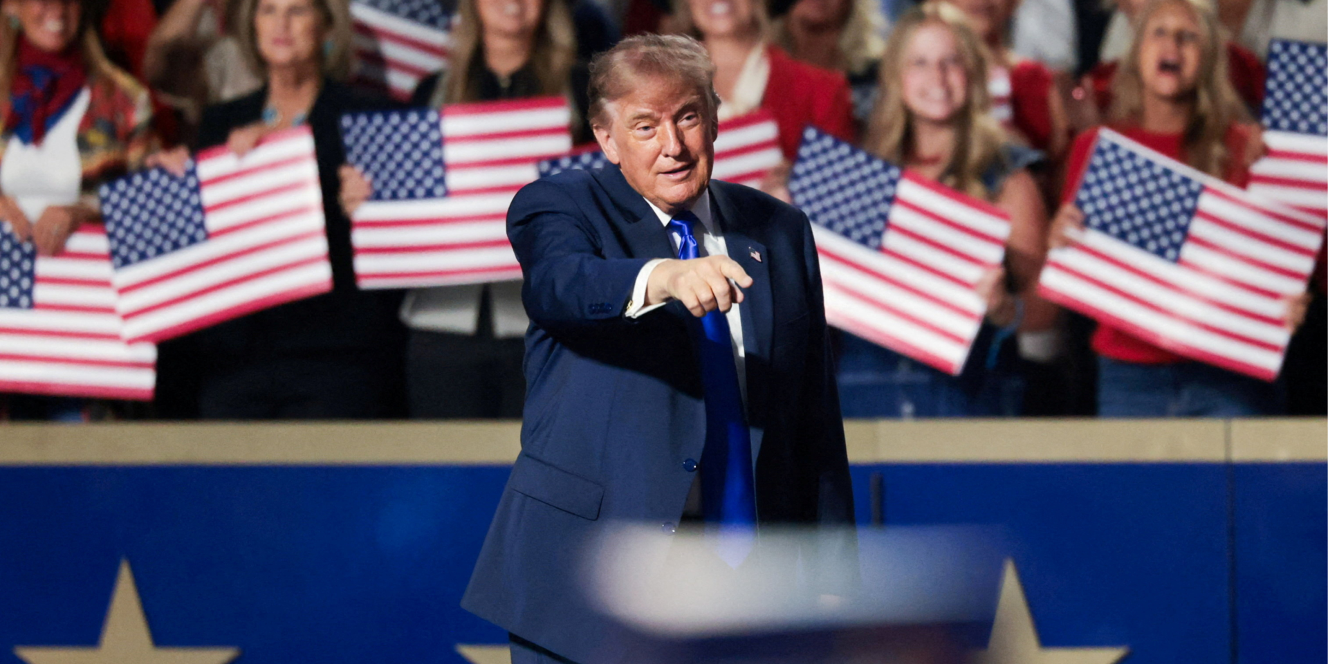 Трамп требует заменить модернистскую скульптуру на&nbsp;статую Вашингтона неподалеку от&nbsp;Белого дома (Фото: REUTERS/Джессика Косцельняк/Архивное фото)