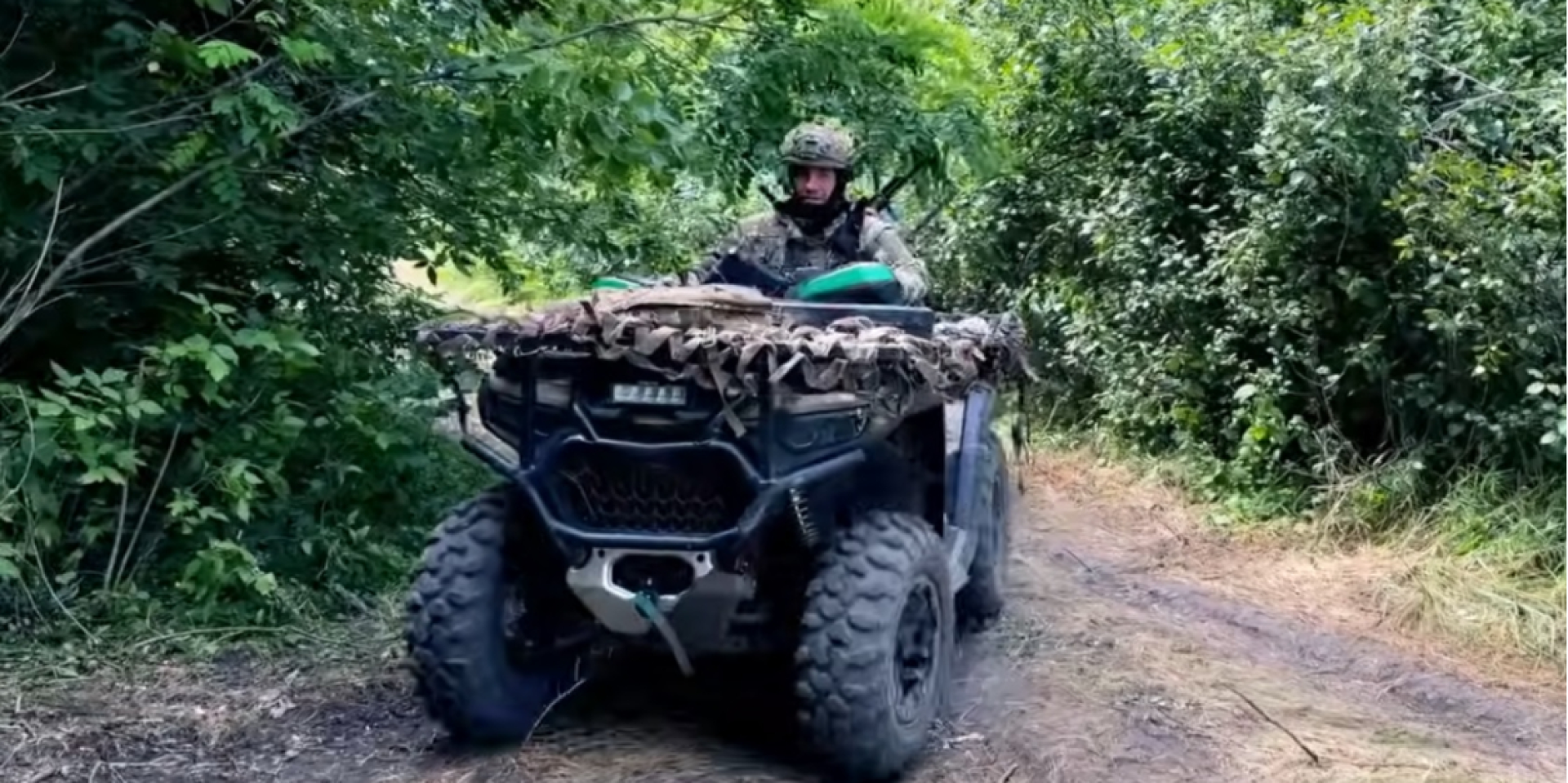Один із військових 159-ї бригади з&nbsp;позивним Старий розповів, що&nbsp;провів на&nbsp;бойових позиціях 11 місяців і вже понад рік не&nbsp;був удома (Фото: Скриншот відео /Youtube)