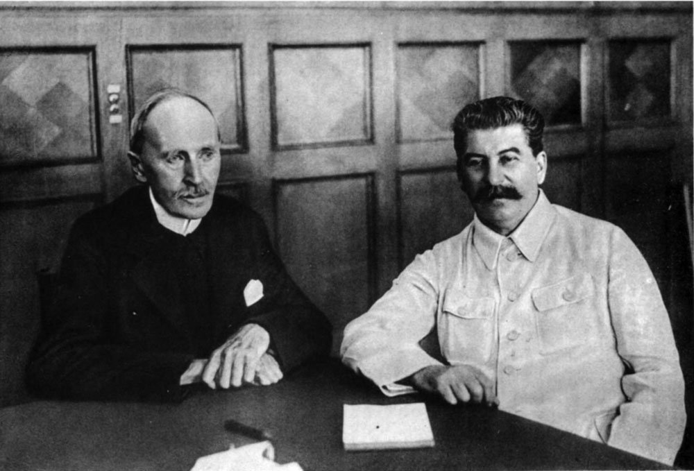 Французького письменника Ромена Роллана в 1935 році в Кремлі приймав Йосип Сталін. Вождь переконав літератора, що СРСР - сама гуманістична країна / DR