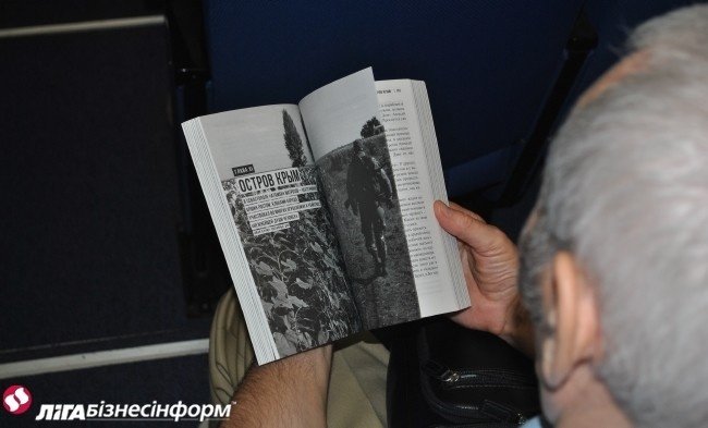 Украинцы проиграли битвы. Проиграли Донбасс, Крым. Но одержали победу в этой войне. Украинцы доказали всему миру, что могут воевать